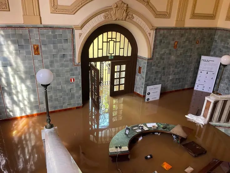 Más de 5.700 obras aisladas por inundación en museo de Porto Alegre