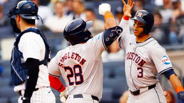 Astros evitan barrida frente a Yankees con cuadrangulares espectaculares
