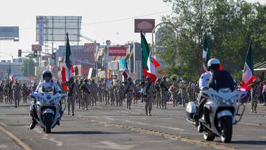 Llevan a cabo el tradicional desfile Cívico-Militar