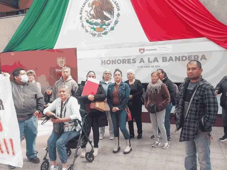 Se manifiestan vecinos por pavimentación de Playas de Tijuana