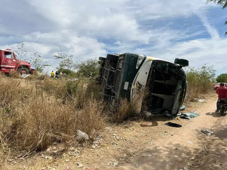Deja accidente 15 lesionados en la México 15 a la altura de Estación Don