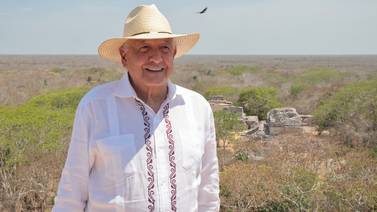 AMLO inspecciona zonas arqueológicas en tramos del Tren Maya