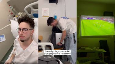 Joven lleva su computadora y proyector al hospital para que su amigo internado no se perdiera partido de fútbol (VÍDEO)