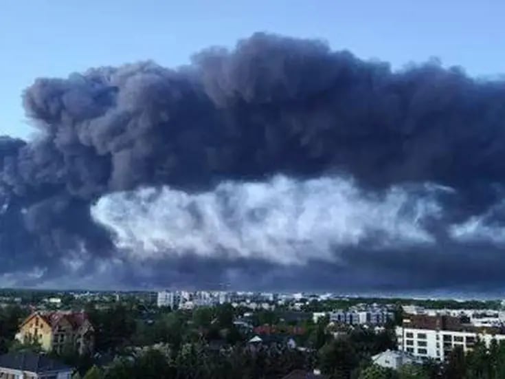 Incendio en centro comercial en Polonia destruyó 400 tiendas