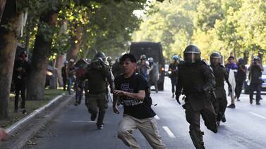 Tras 60 días de disturbios, chilenos aún esperan mejoras