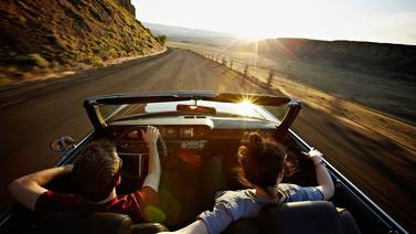Top 10 esenciales que debes llevar en tu viaje por carretera 