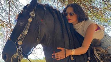 Ángela Aguilar hace ejercicio montada en un caballo y causa sensación en redes sociales