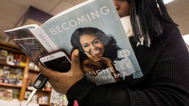 Publicará Michelle Obama edición de su memorias para 'jóvenes lectores'