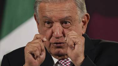 AMLO “recupera” aprobación como presidente, según encuesta del Reforma