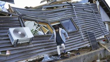 Sube a 100 el número de muertos en Japón por el terremoto