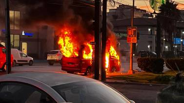 Pánico en BC por quema de autos