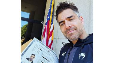 Omar Chaparro ya es 'gringo', recibe la ciudadanía estadounidense