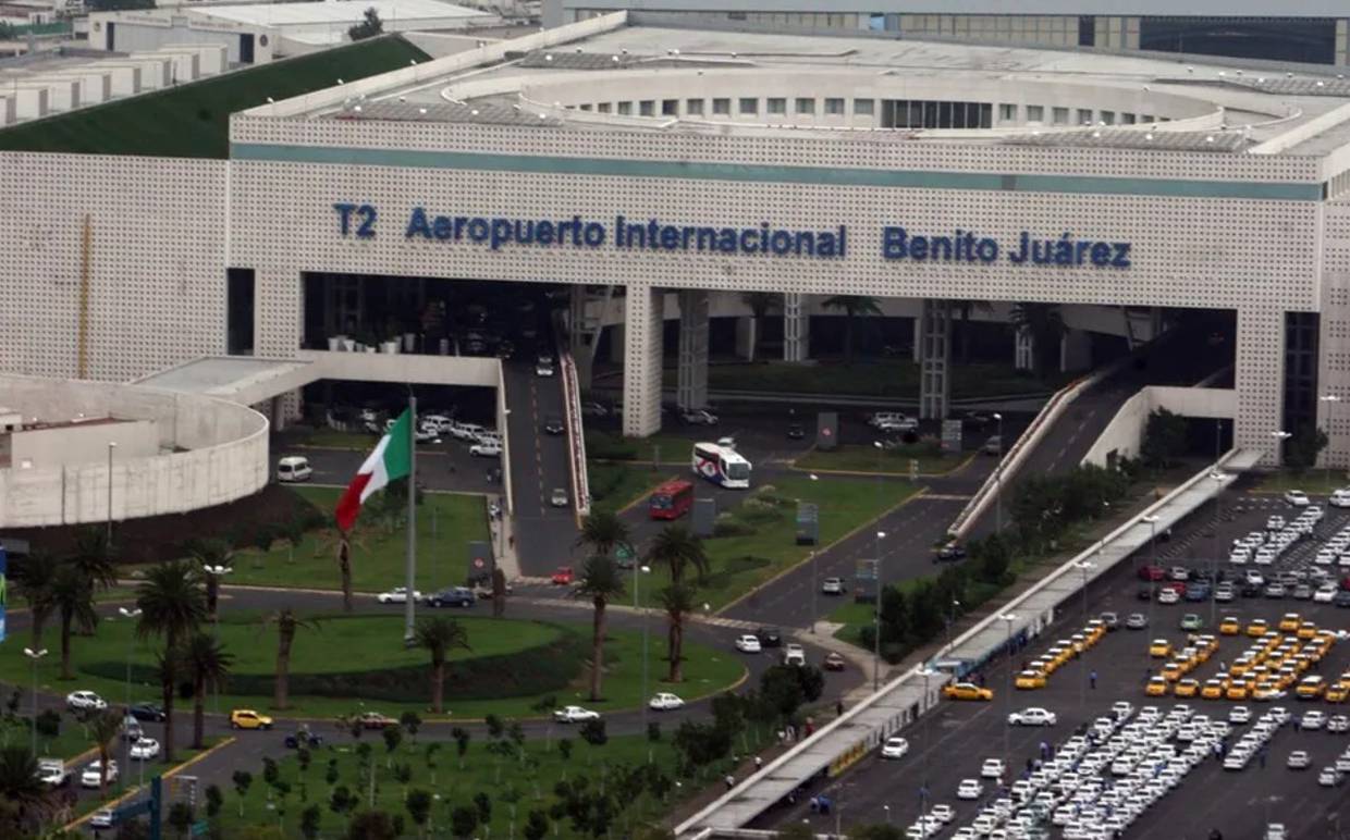 Lluvia y viento en Ciudad de México retrasan vuelos del AICM