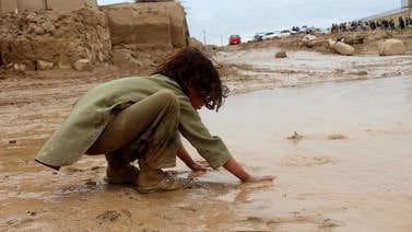 Inundaciones en Afganistán dejan al menos 300 muertos, reporta ONU