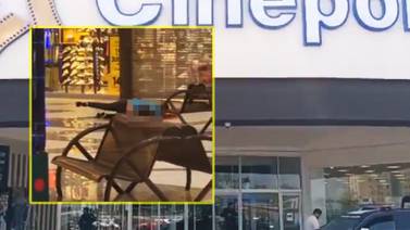 VIDEO: Difunden imágenes de balacera reportada en Plaza Sendero, en Tabasco