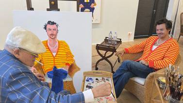 Expondrán retrato de Harry Styles pintado por David Hockney en la National Portrait Gallery