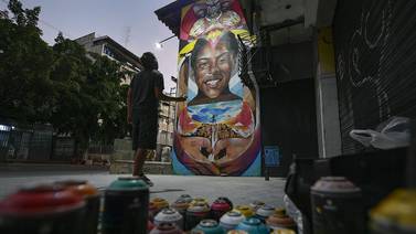 Fotos: Busca artista callejero provocar emociones en Venezuela