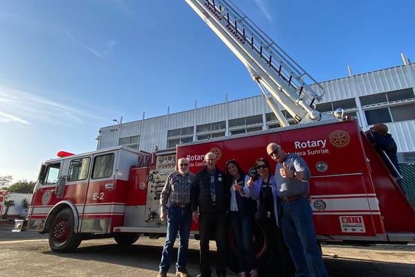 Club Rotario de EU donó unidad de bomberos con escalera telescópica
