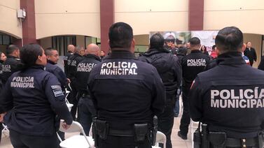 Suspenden a dos policías de Rosarito por brutal golpiza a detenido