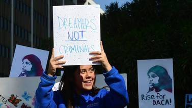 “Dreamers” bajo DACA obtendrán acceso a cobertura médica gracias a nueva norma federal de Biden