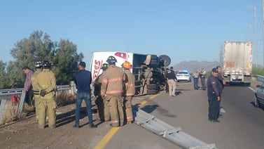 Vuelca camión en carretera Empalme a Ciudad Obregón; Hay un muerto y 9 lesionados