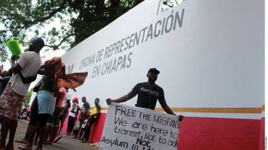 Migrantes africanos en Chiapas anuncian caravana hacia el centro del País