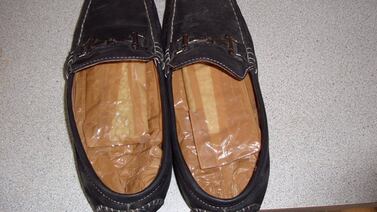 Hombre escondía fentanilo en la plantilla de sus zapatos