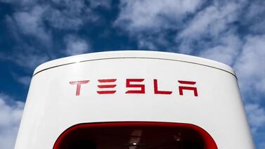 Tesla en México refleja virtudes para nearshoring: Santander
