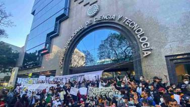 Frente Nacional de Estudiantes publica petición para restablecer becas de Conahcyt