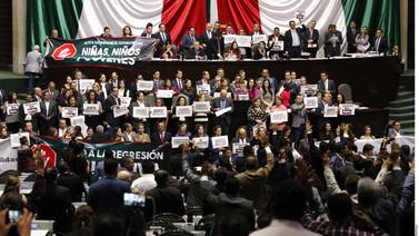Diputados de Morena borran la reforma educativa de Enrique Peña Nieto