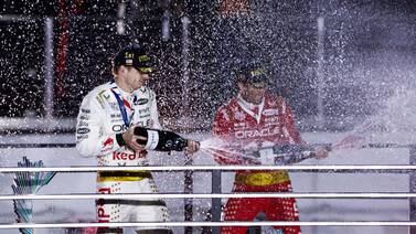 Checo Pérez vence a Hamilton en GP de Las Vegas y amarra el subcampeonato de la F1