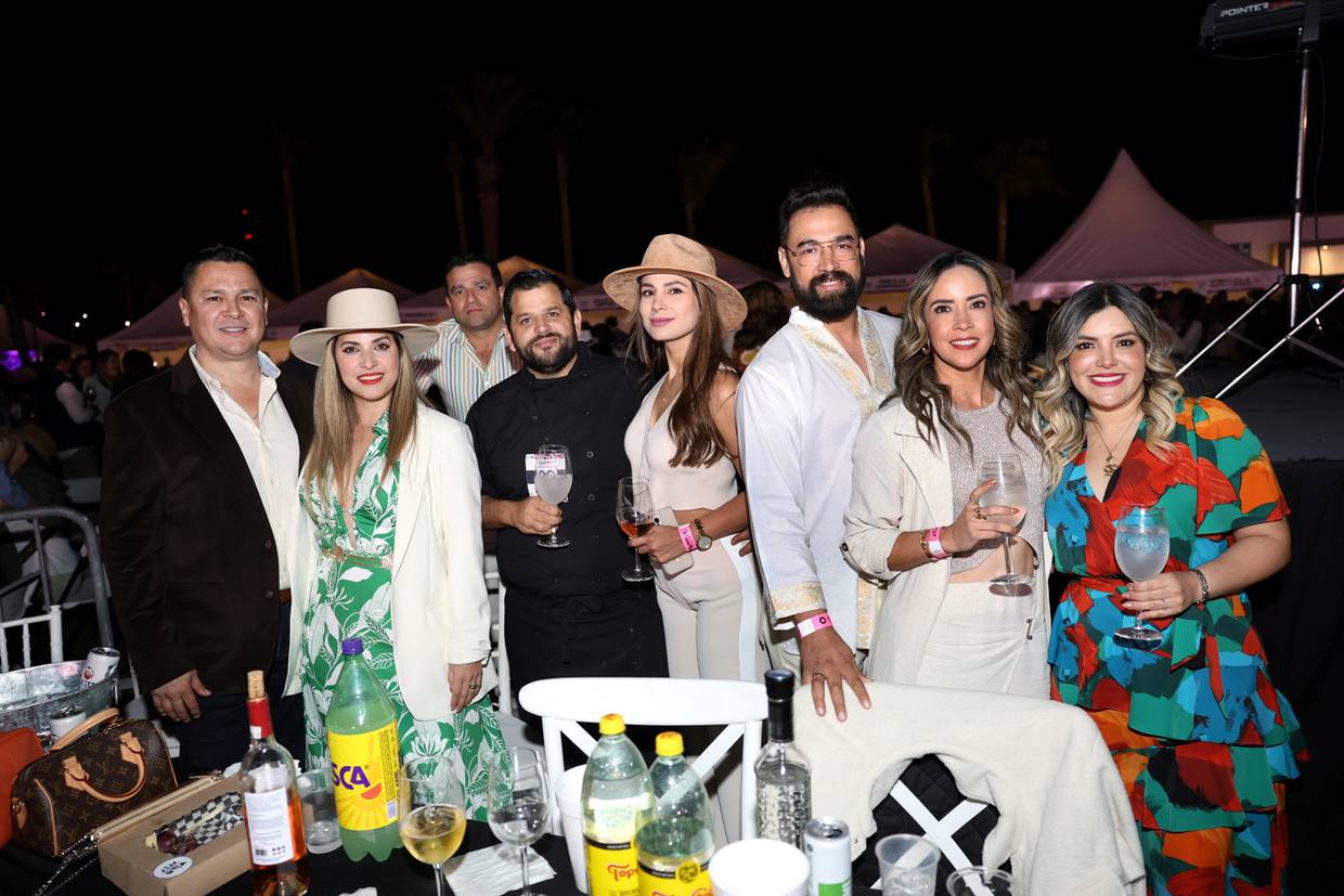 El Vino Fest San Carlos 2024 fue una celebración inolvidable que reunió a diversos exponentes de la industria vitivinícola, así como productores de licores de renombre provenientes de Sonora, Arizona, Baja California y más.