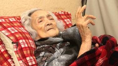 Está feliz dona "Toñita" de llegar a 100 años de vida