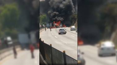 VIDEO: Colisión en carretera México-Querétaro causa incendio