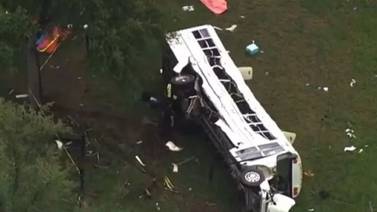 Autobús de transporte de personal inmigrante se volcó en Florida