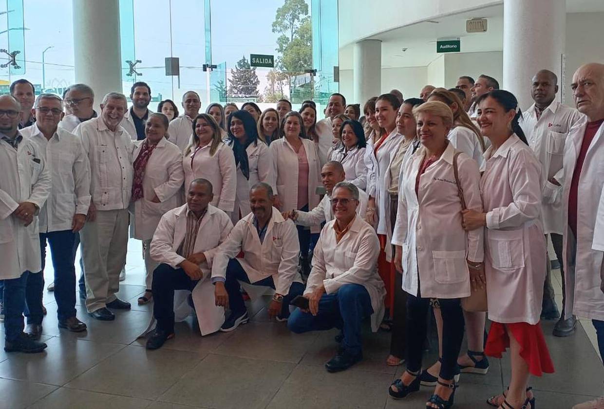 Más médicos cubanos se unen al equipo de IMSS Bienestar en México. Foto: @japortalmiranda en X