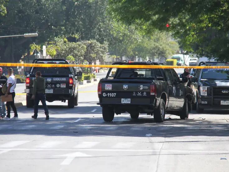 Dos mujeres mueren tras choque con patrulla de Guadalajara: hay varios heridos y la familia pide justicia