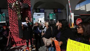 Realizan una ofrenda por mujeres asesinadas en Juárez, considerado el epicentro de los feminicidios en México