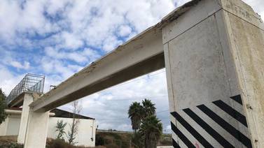 Preocupa retraso en obra de puente peatonal en Primo Tapia