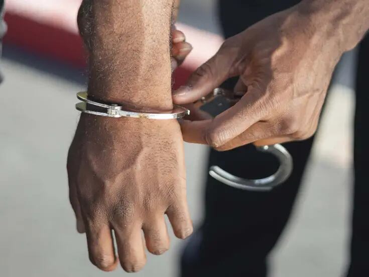 Hombre es detenido portando cuchillo en colonia La Cima Recidencial