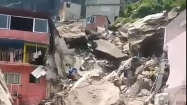 VIDEO: Desgaje en cerro “El Chiquihuite” sepulta hogares en Tlalnepantla, Edomex