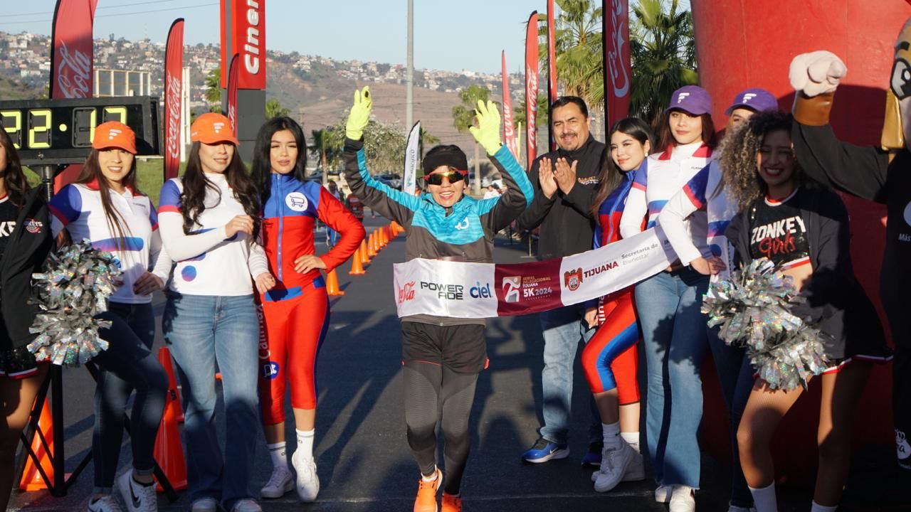 En la rama femenil la triunfadora fue Tania Muñoz, quien terminó la carrera en un tiempo de 22 minutos con 17 segundos.