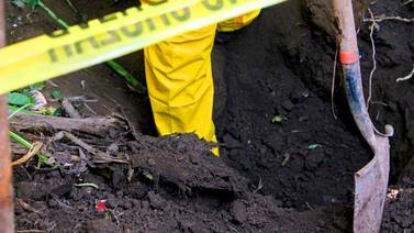 Hallan once cuerpos en fosa clandestina en Tarímbaro, Michoacán