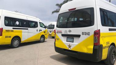 Taxistas de Rosarito buscan apoyo para no aumentar tarifas