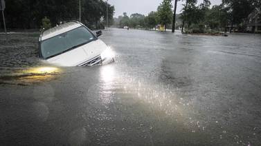 Alertan que inundaciones en Texas “pongan vidas en riesgo”; ordenan evacuar