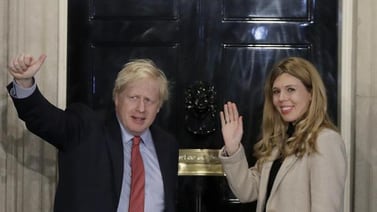 Boris Johnson se casó con la activista Carrie Symonds sin previo aviso