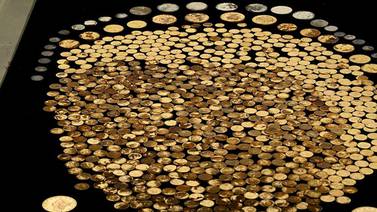 Encuentra tesoro de más de 700 monedas escondido durante la Guerra Civil