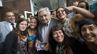 José Mujica respalda la aspiración presidencial de Marcelo Ebrard y pide atención al sur y a los más necesitados