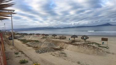 Ordenan a Ayala restaurar dunas en Playa Hermosa