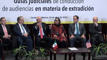 Embajador Ken Salazar enfatiza respeto a soberanía mexicana en presentación de guías de extradición